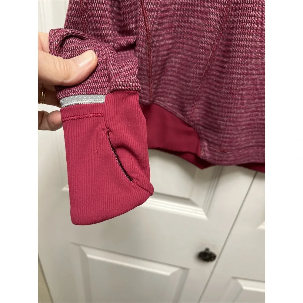 LULULEMON Runderful 1/2-Zip Womens 4 Mini Check Red Berry Rumble Running‎
